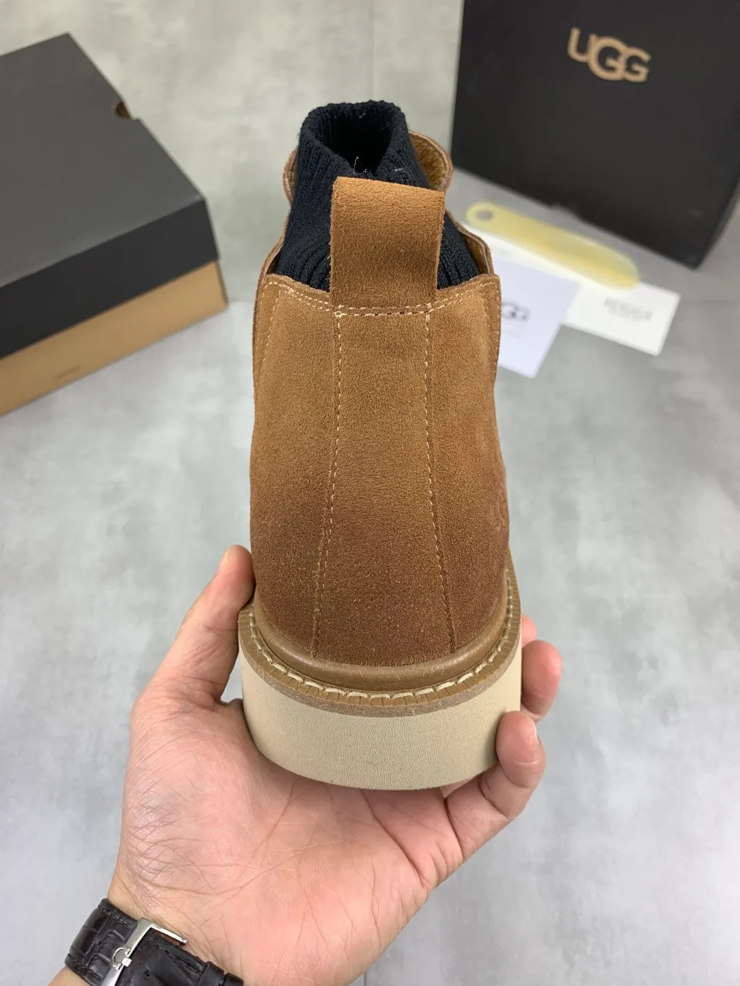 Men's men's shoes P620 New arrival🆕🆕🆕 IUGGI Men's British retro Martin boots Winter new men's outdoor hiking boots First layer of cowhide on the outside Wool on the inside Comfortable and warm Rubber outsole Non-slip and firm Trendy and fashionable Casual and versatile Size: 39-44 (45 customized) Color: three colors